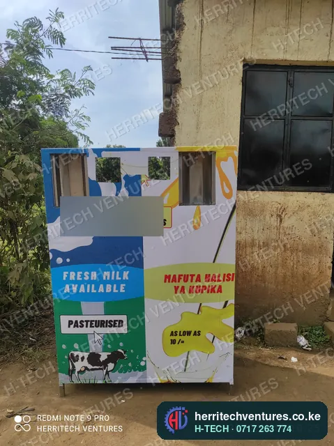 A combined H-TECH machine that sells pasteurised milk and cooking oil from one cabinet, January 2022