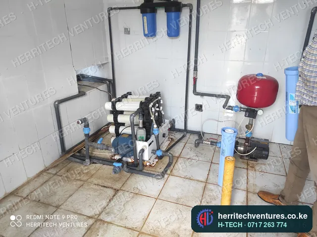 RO unit, pressure tank and pre-filters installed on the wall, December 2021